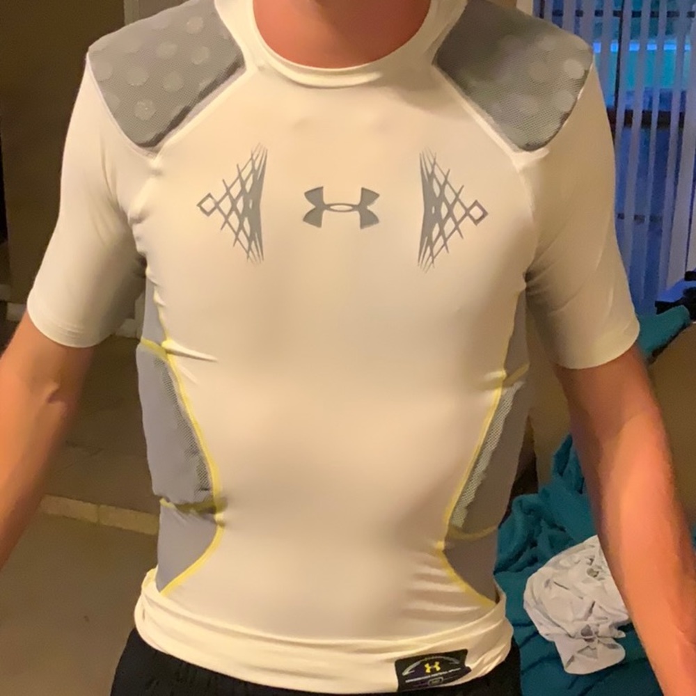 Under Armor Men’s New  M compression shirt #072201